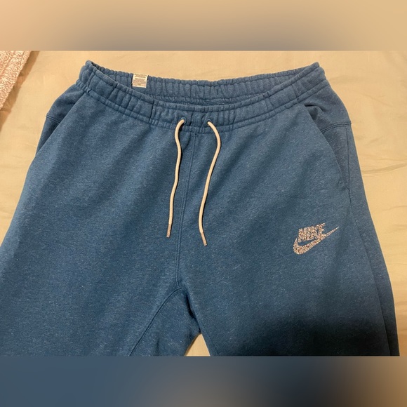 Nike Other - NWOT Nike joggers